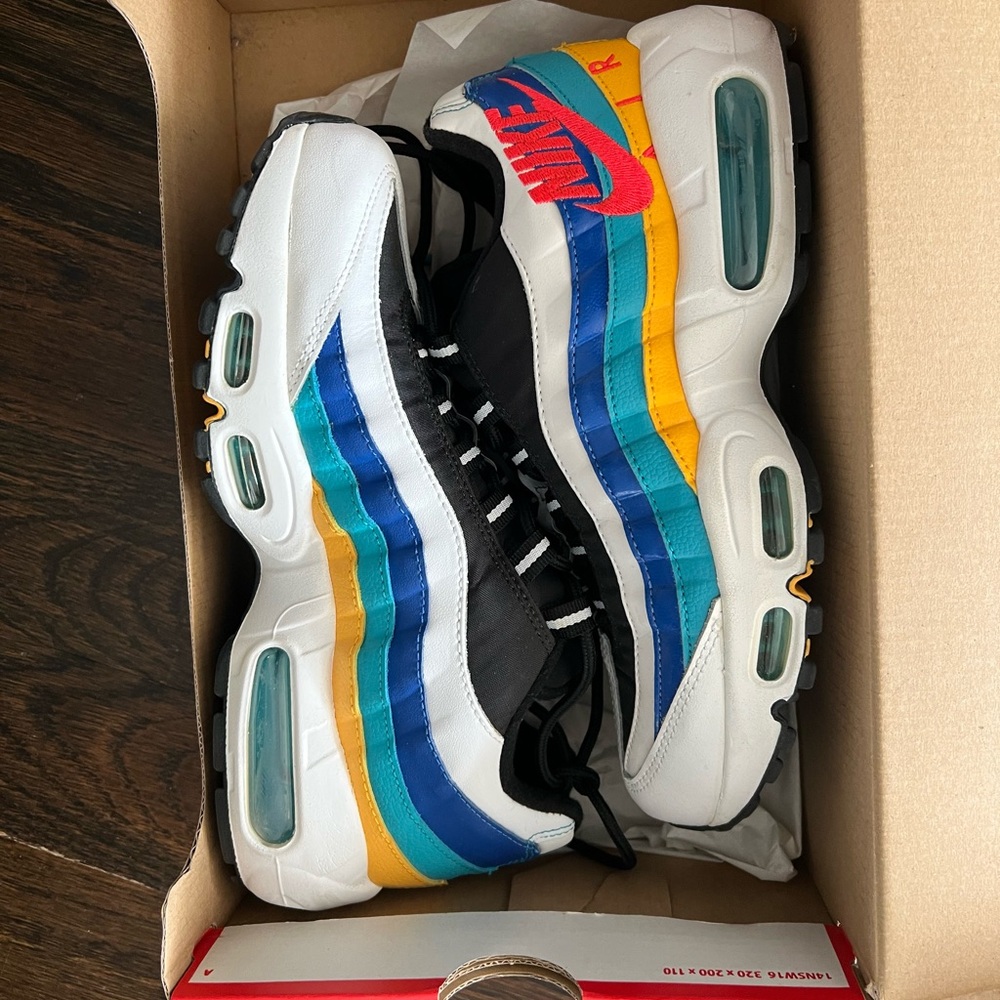 like new nike airmax 95 windbreaker